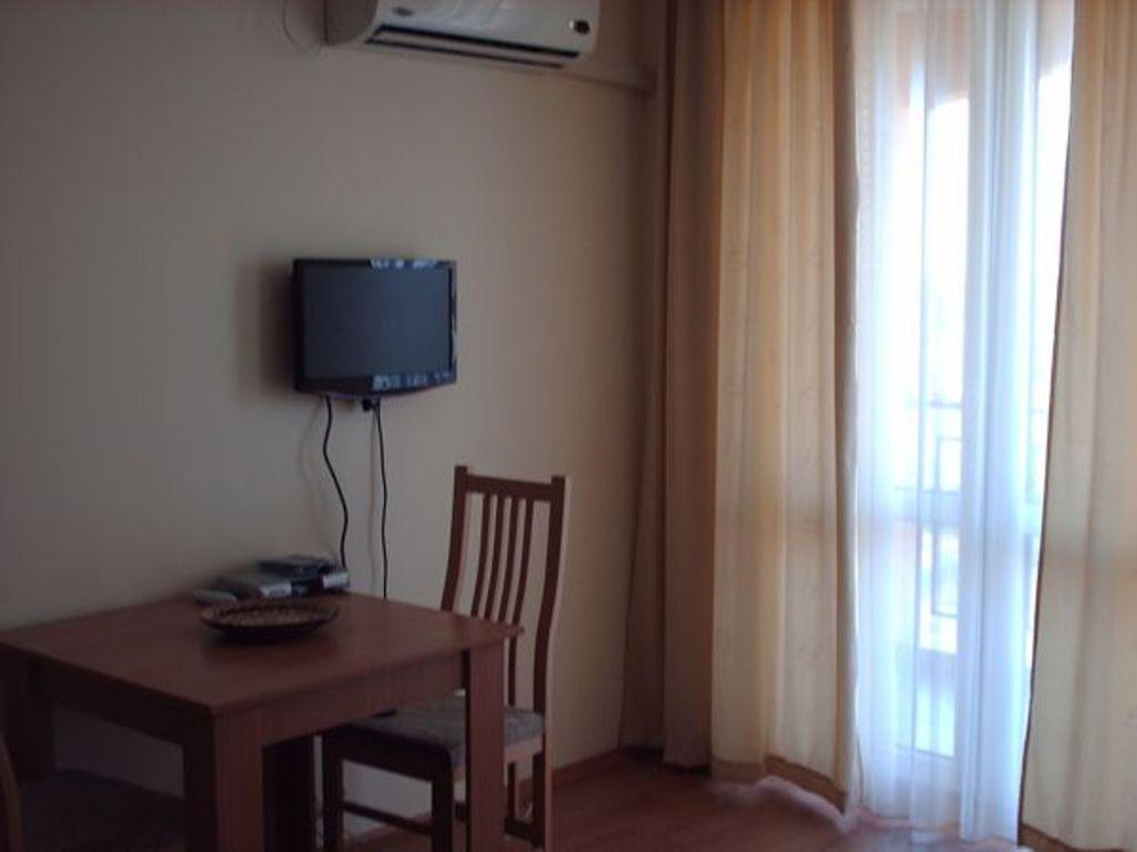 Chateau Aheloy Hotell Pomorie Rom bilde