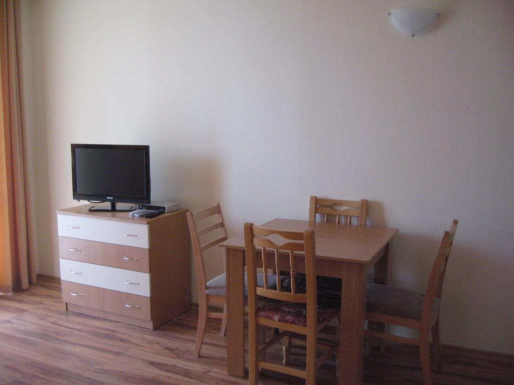Chateau Aheloy Hotell Pomorie Rom bilde